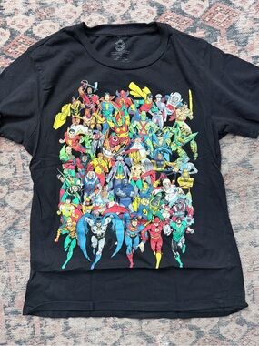 DC Comics Heroes and Villains shirt sz M